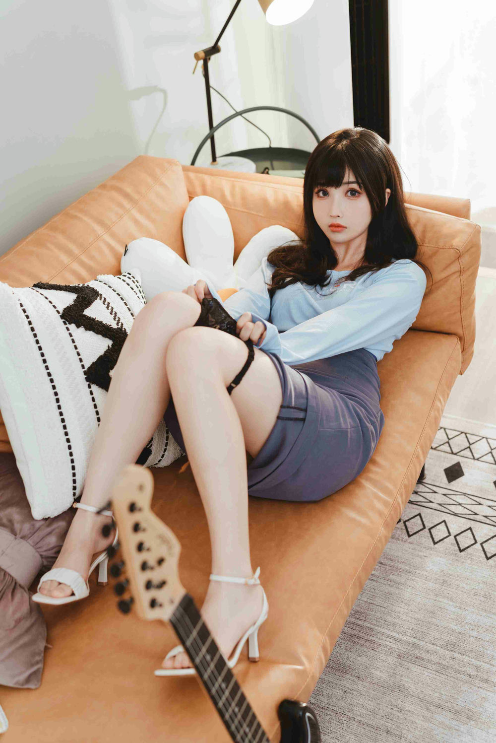 rioko凉凉子 - 吉他妹妹系带裙 [45P1V.26GB] - 第1张 - 机器猫次元