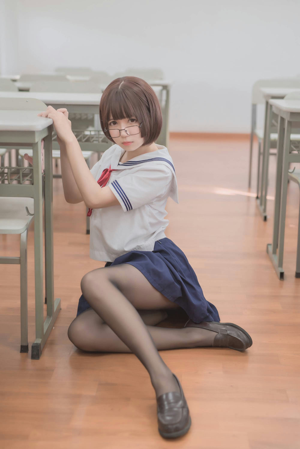 白金Saki - 黑丝水手服 [50P-413MB] - 第1张 - 机器猫次元
