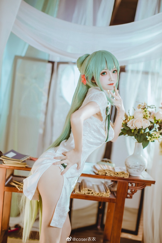 【COS正片】初音未来旗袍韶华ver,淡雅的迷人气质 coser衣衣 - 第11张 - 机器猫次元 【COS正片】初音未来旗袍韶华ver,淡雅的迷人气质 coser衣衣 - 第11张 - 机器猫次元
