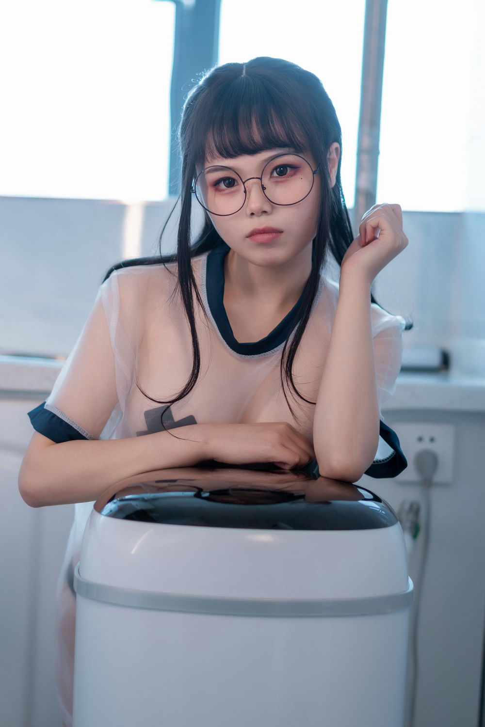 七月喵子 - 喝酸奶的眼镜娘 [35P-221MB] - 第2张 - 机器猫次元
