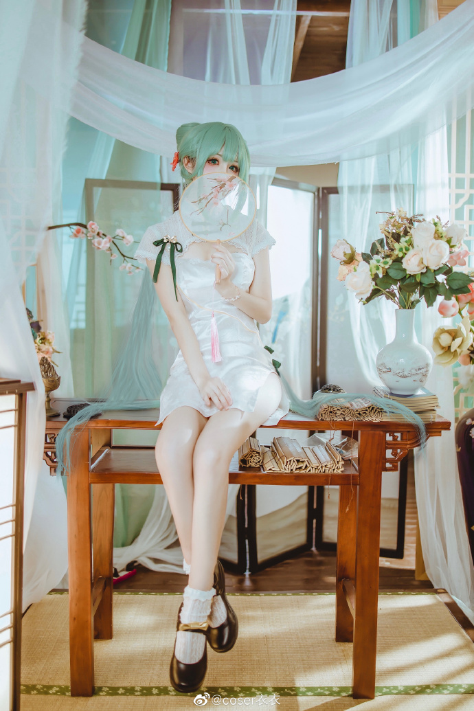 【COS正片】初音未来旗袍韶华ver,淡雅的迷人气质 coser衣衣 - 第1张 - 机器猫次元 【COS正片】初音未来旗袍韶华ver,淡雅的迷人气质 coser衣衣 - 第1张 - 机器猫次元