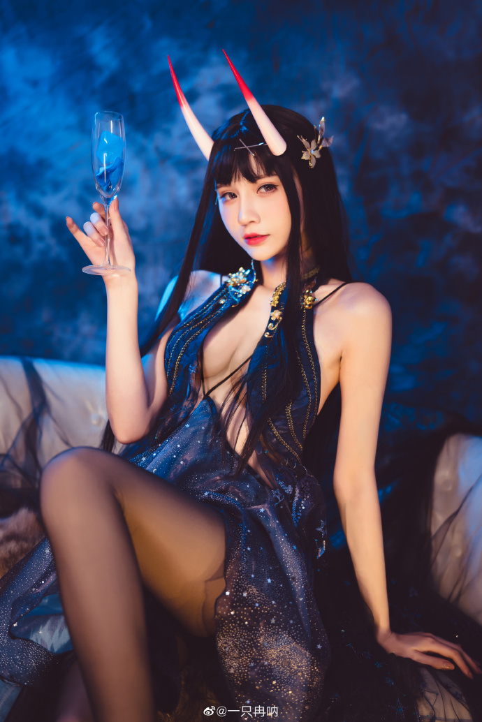 【COS正片】碧蓝航线能代cos 夜响的绝园礼服换装 cn一只冉呐 - 第4张 - 机器猫次元 【COS正片】碧蓝航线能代cos 夜响的绝园礼服换装 cn一只冉呐 - 第4张 - 机器猫次元