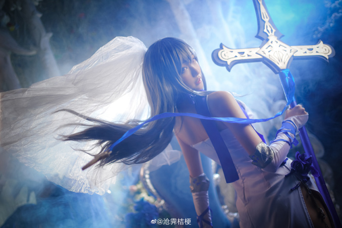 【COS正片】碧蓝航线路易九世cos华服的圣骑士,圣洁唯美动人 cn沧霁桔梗 - 第8张 - 机器猫次元 【COS正片】碧蓝航线路易九世cos华服的圣骑士,圣洁唯美动人 cn沧霁桔梗 - 第8张 - 机器猫次元