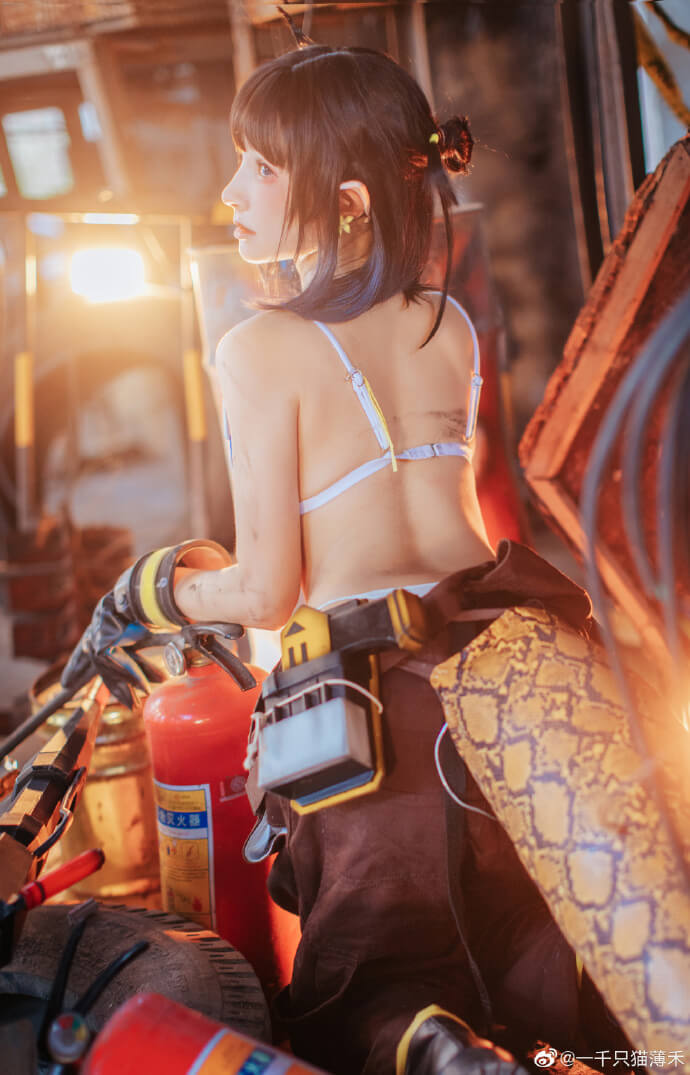 【COS正片】明日方舟森蚺cos 熔锻铸匠 cn千禾 - 第14张 - 机器猫次元 【COS正片】明日方舟森蚺cos 熔锻铸匠 cn千禾 - 第14张 - 机器猫次元
