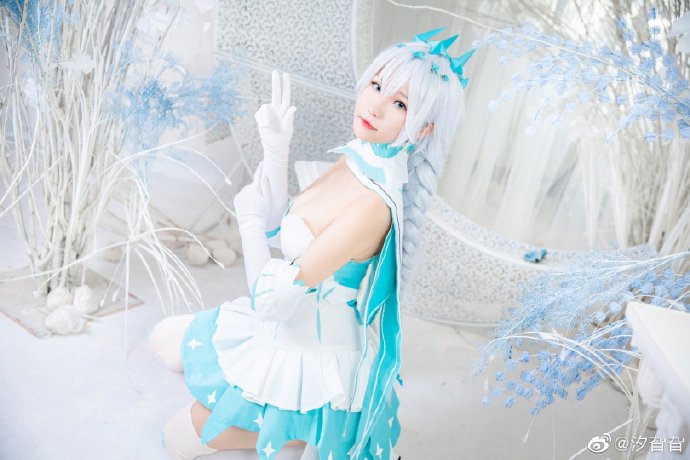 【COS正片】崩坏3四周年 琪亚娜冬之公主cos CN汐旮旮 - 第8张 - 机器猫次元 【COS正片】崩坏3四周年 琪亚娜冬之公主cos CN汐旮旮 - 第8张 - 机器猫次元