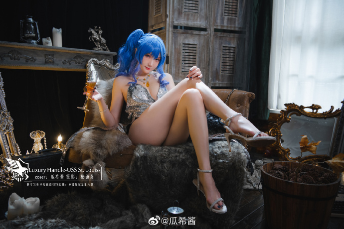 【COS正片】碧蓝航线圣路易斯Luxury Handle 晚宴性感礼服 cn瓜希酱 - 第2张 - 机器猫次元 【COS正片】碧蓝航线圣路易斯Luxury Handle 晚宴性感礼服 cn瓜希酱 - 第2张 - 机器猫次元