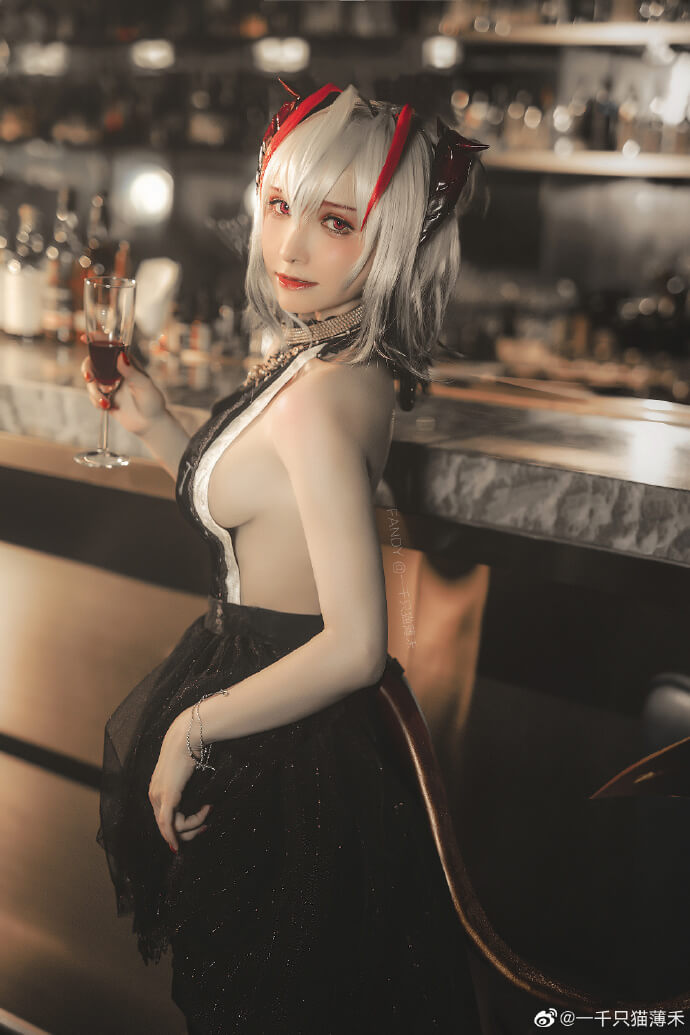 【COS正片】明日方舟W礼服cos cn一千只猫薄禾 - 第9张 - 机器猫次元 【COS正片】明日方舟W礼服cos cn一千只猫薄禾 - 第9张 - 机器猫次元