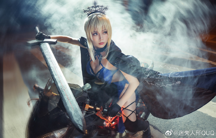 【COS正片】FGO阿尔托莉雅 Alter Rider 黑呆枪cos cn迷失人形QUQ - 第18张 - 机器猫次元 【COS正片】FGO阿尔托莉雅 Alter Rider 黑呆枪cos cn迷失人形QUQ - 第18张 - 机器猫次元