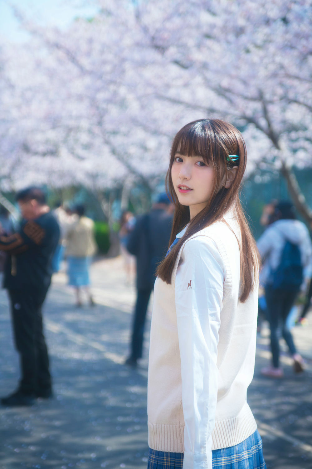 陆卿卿(kyokyo) - 樱花与JK [9P-41MB] - 第4张 - 机器猫次元
