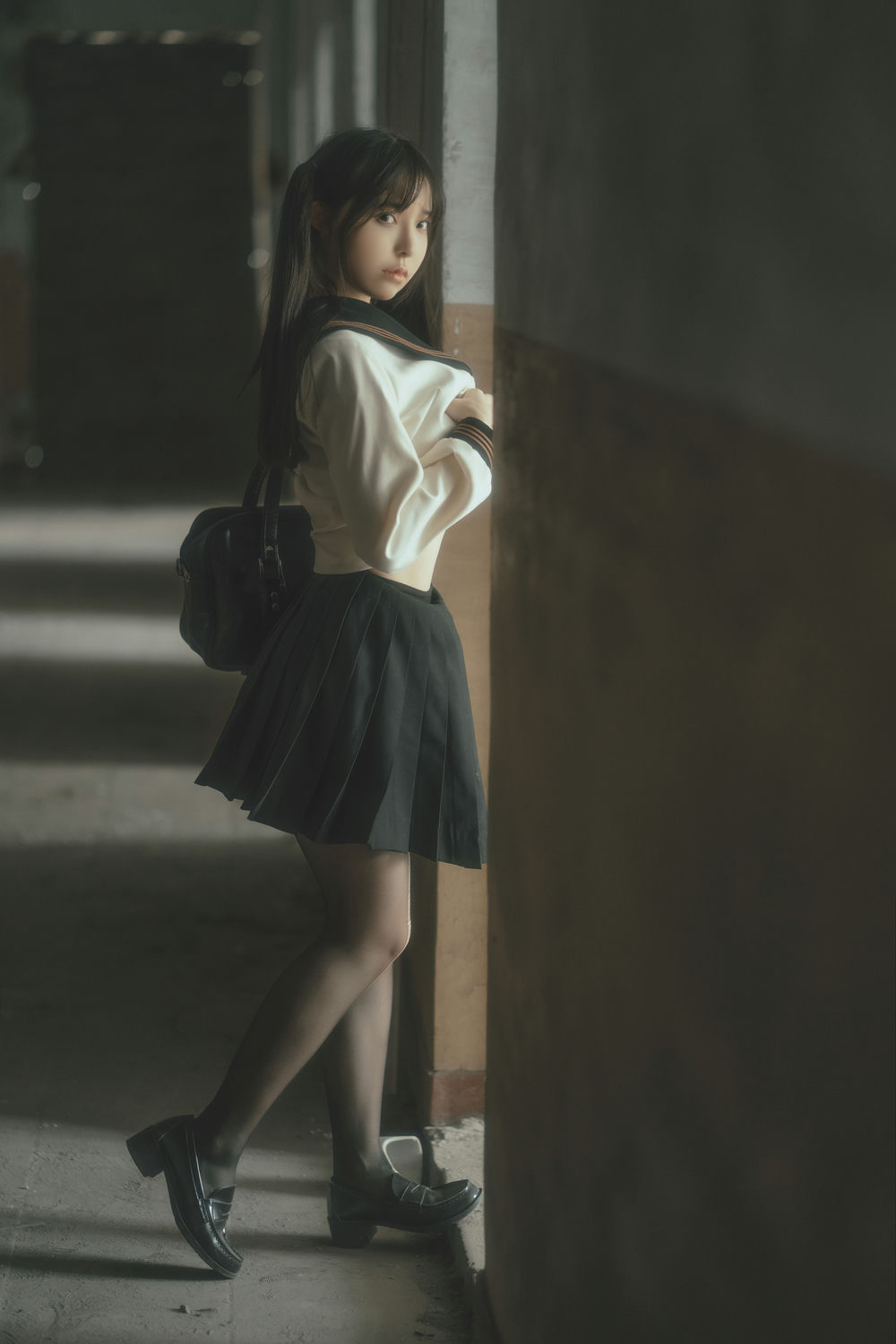 六味帝皇酱 - 废墟JK [52P-776MB] - 第3张 - 机器猫次元