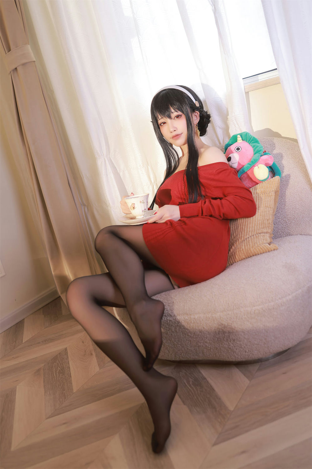 水淼aqua - 约尔 红毛衣 [68P-77MB] - 第1张 - 机器猫次元