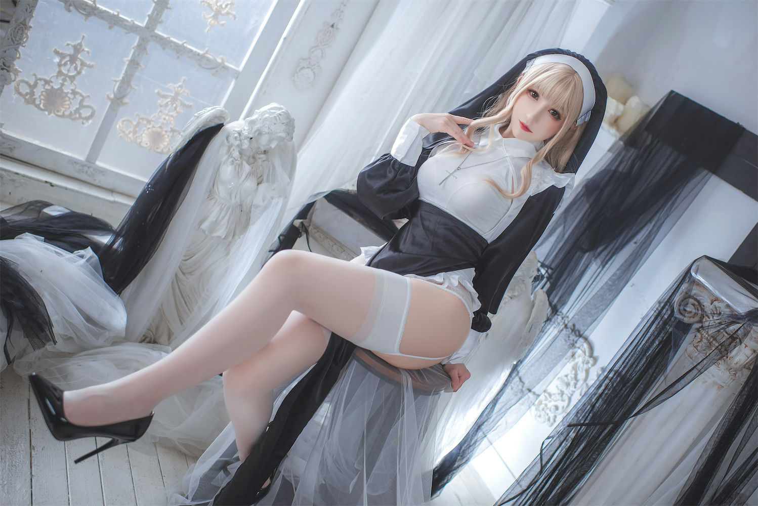 coser衣衣 - 修女写真 - 第4张 - 机器猫次元