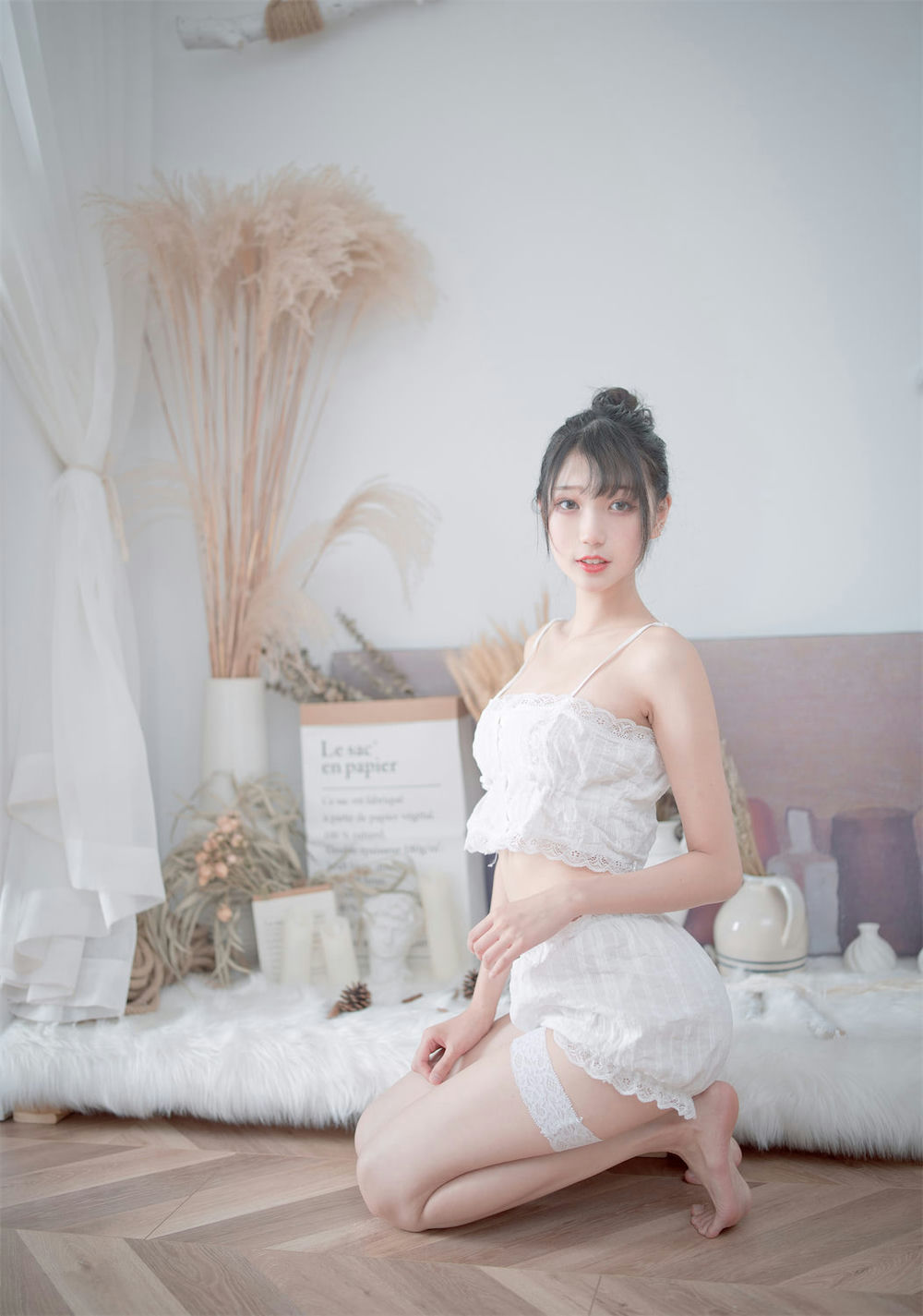 周叽是可爱兔兔 - 白色睡衣 [20P] - 第3张 - 机器猫次元