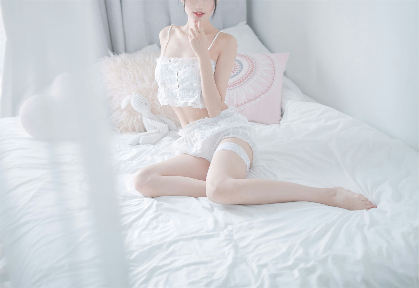 周叽是可爱兔兔 - 白色睡衣 [20P] - 第6张 - 机器猫次元