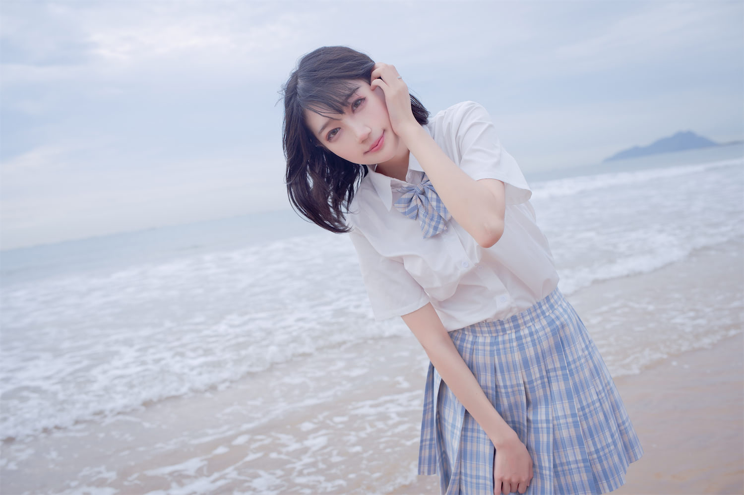 周叽是可爱兔兔 - 海边JK [30P] - 第2张 - 机器猫次元