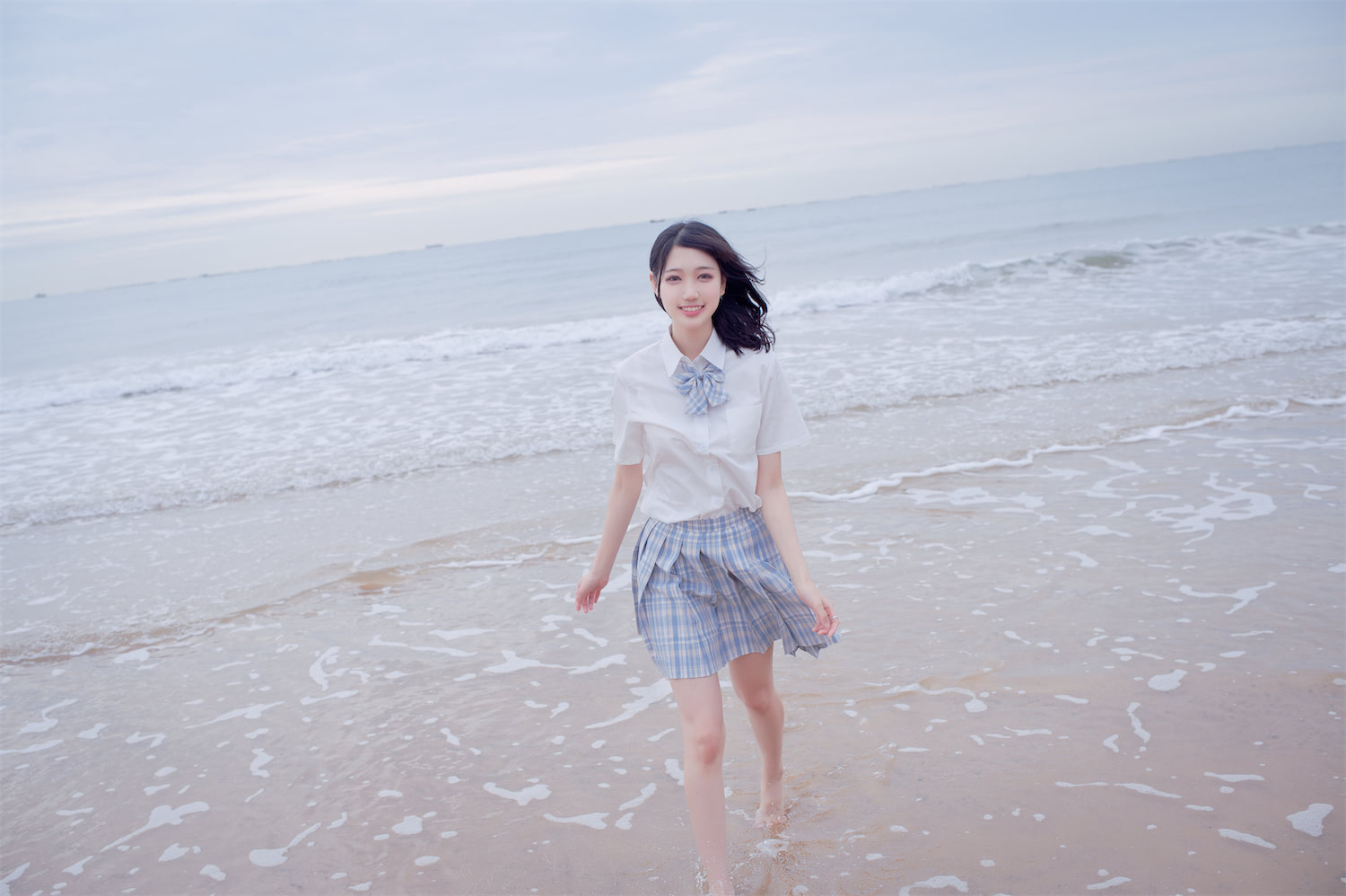 周叽是可爱兔兔 - 海边JK [30P] - 第5张 - 机器猫次元
