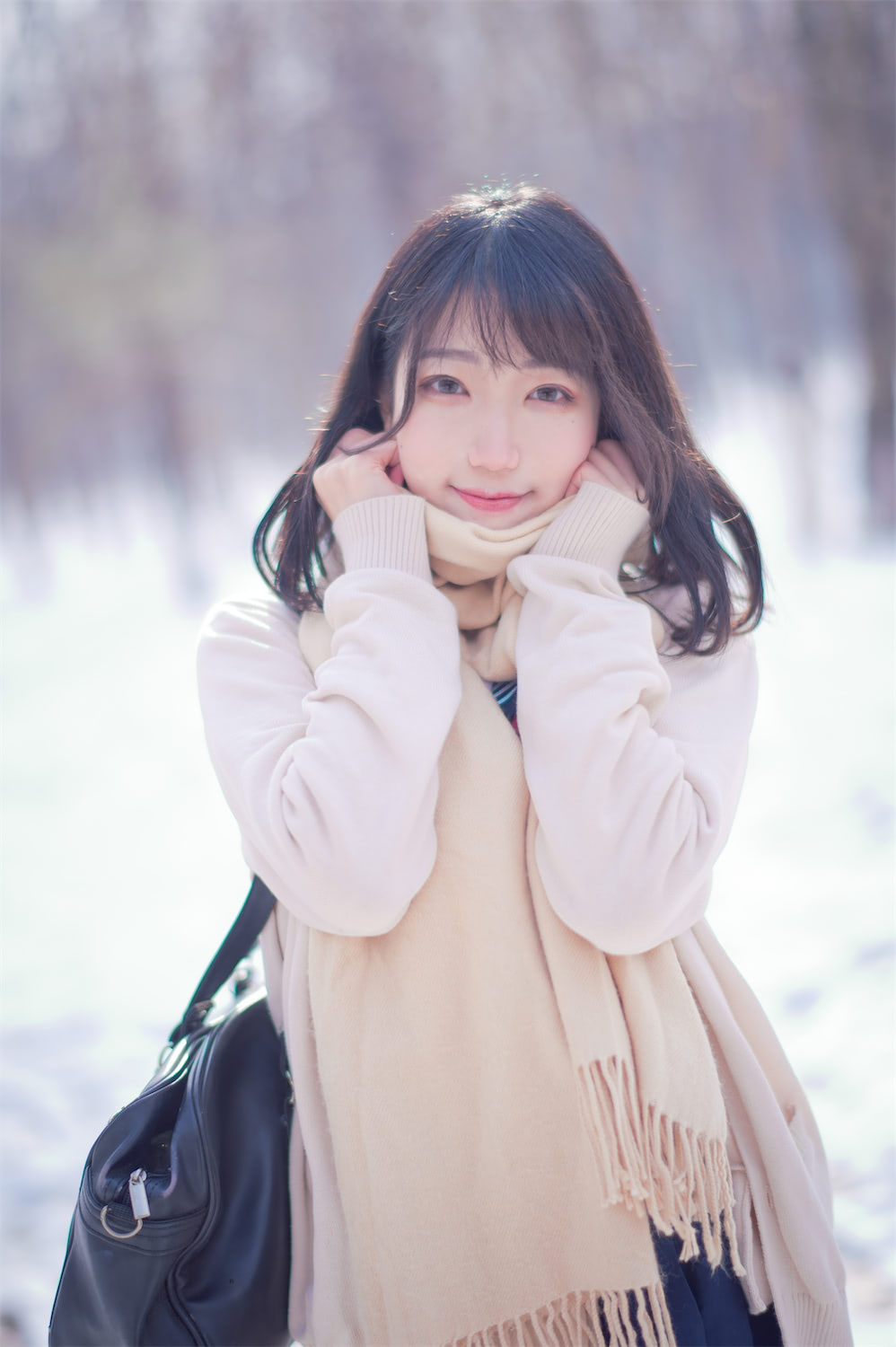 周叽是可爱兔兔 - 雪景JK [15P] - 第3张 - 机器猫次元