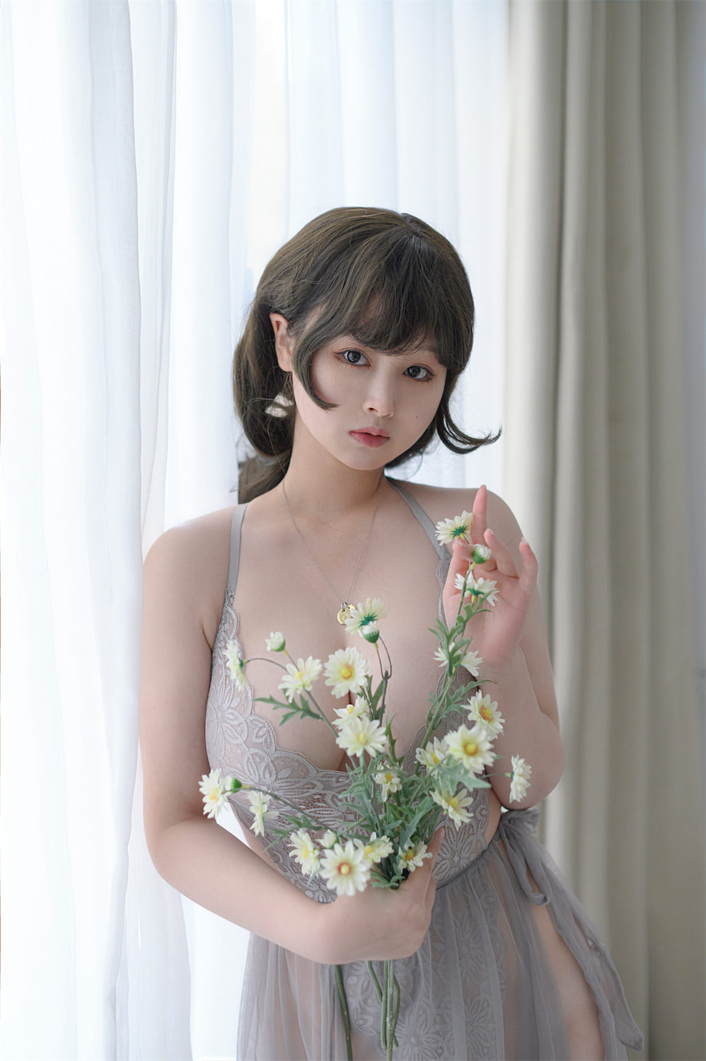 PAKI酱 - 灰色蕾丝裙花嫁 [28P] - 第1张 - 机器猫次元