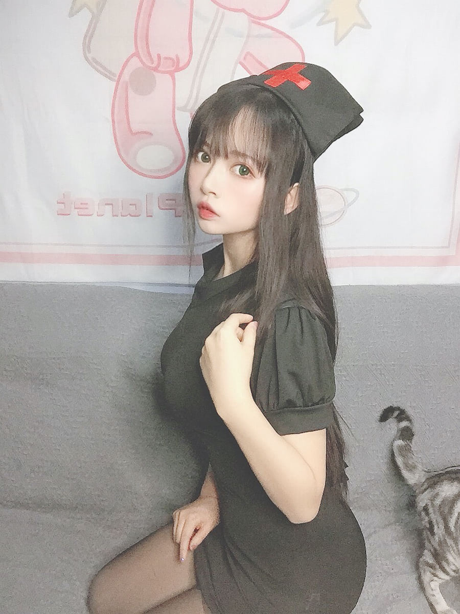 黑猫猫OvO - 黑护士自拍 [18P] - 第2张 - 机器猫次元