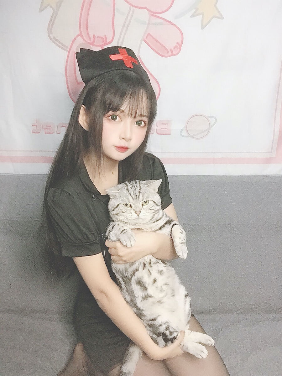 黑猫猫OvO - 黑护士自拍 [18P] - 第1张 - 机器猫次元