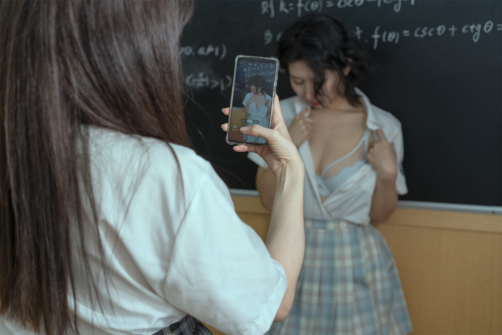 秋和柯基 - 霸凌日记 [70P] - 第2张 - 机器猫次元