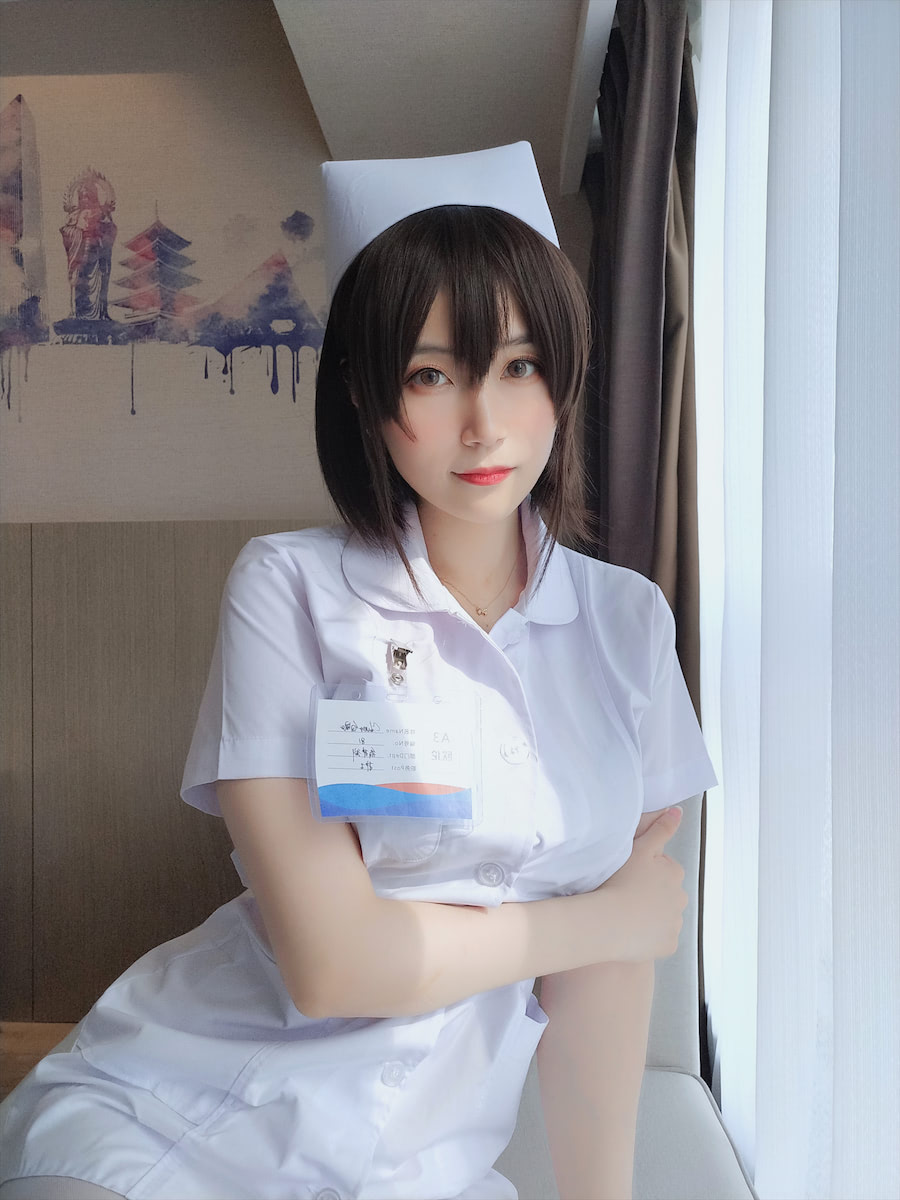 白银81 - 私房小护士写真本 [102P] - 第1张 - 机器猫次元