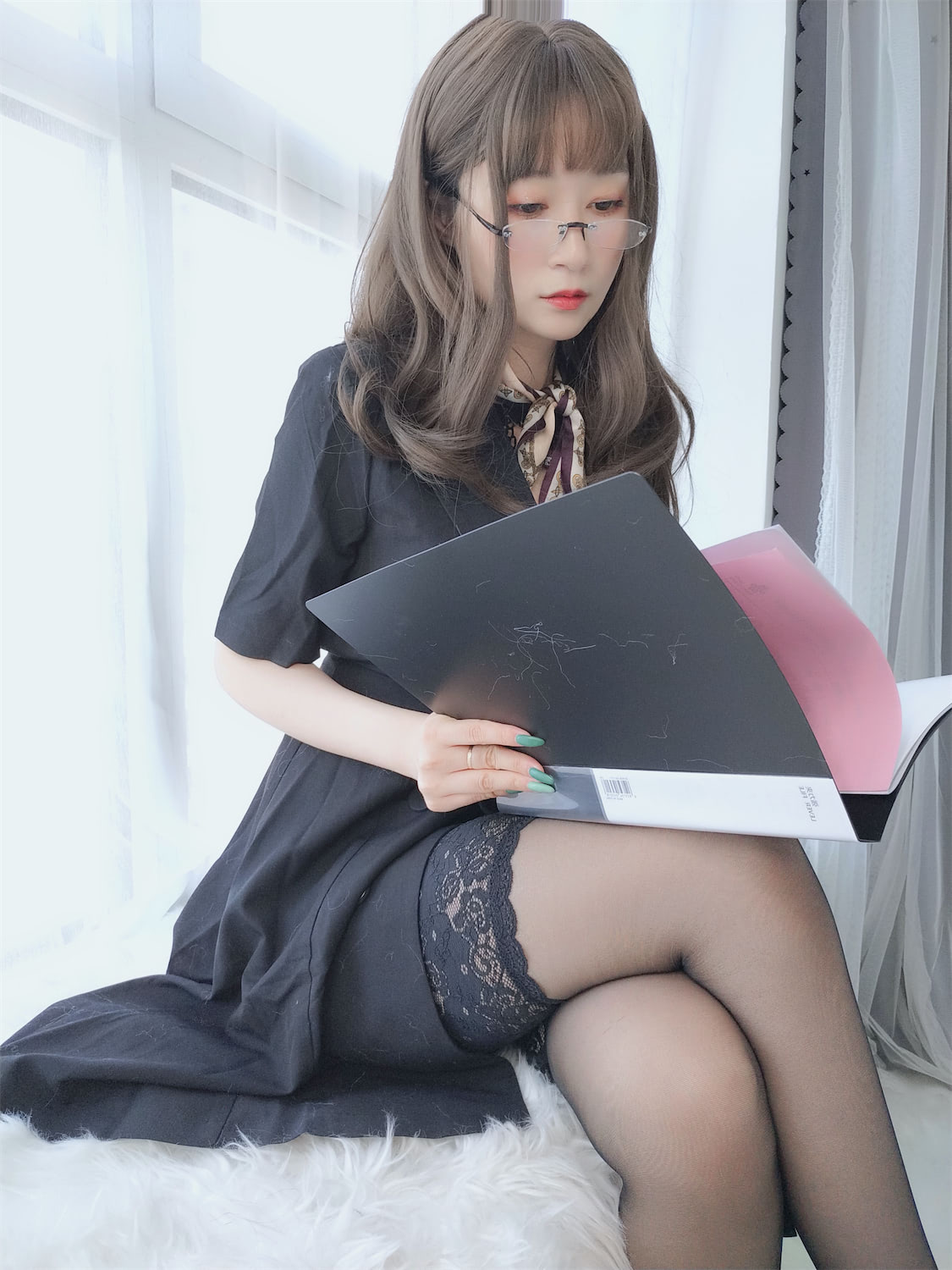 白银81 - 黑外套眼镜女职员 [124P] - 第3张 - 机器猫次元