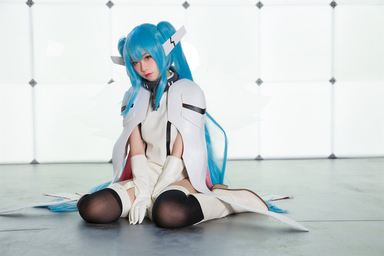 G44不会受伤 - 妮姆芙 [16P] - 第1张 - 机器猫次元