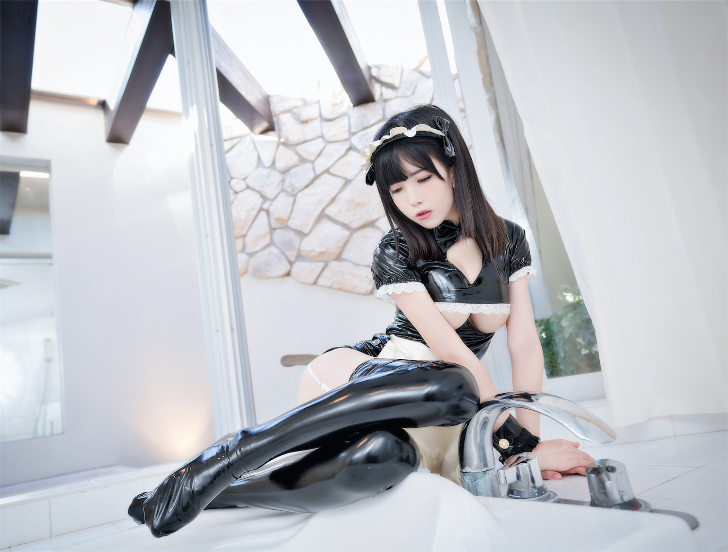 水淼aqua - 黑胶衣女仆 [33P] - 第3张 - 机器猫次元