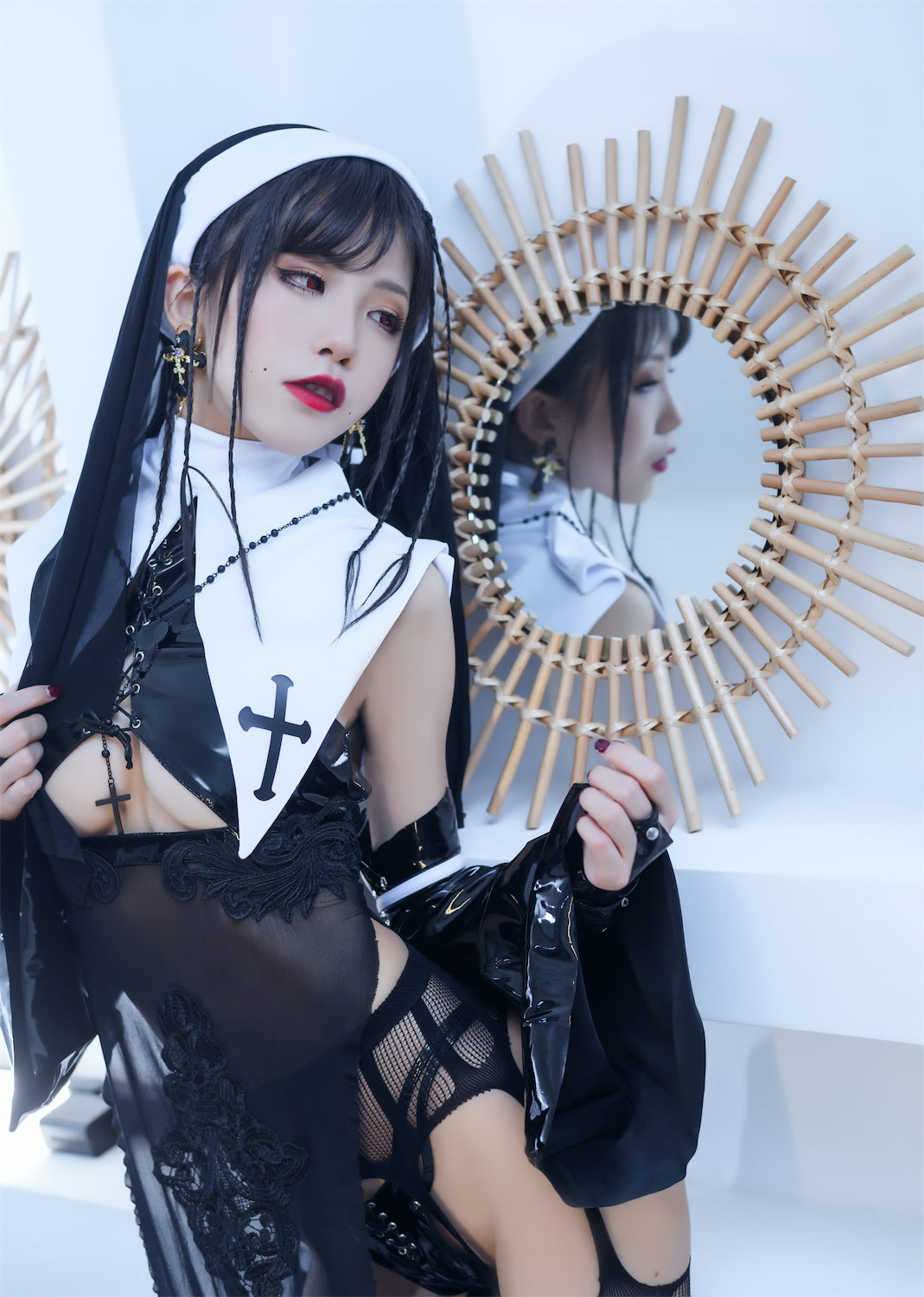 水淼aqua - 黑修女 [42P] - 第3张 - 机器猫次元