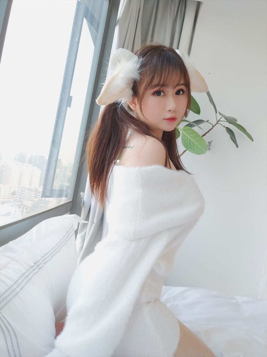 是依酱吖 - 小羊咩咩 [33P] - 第4张 - 机器猫次元
