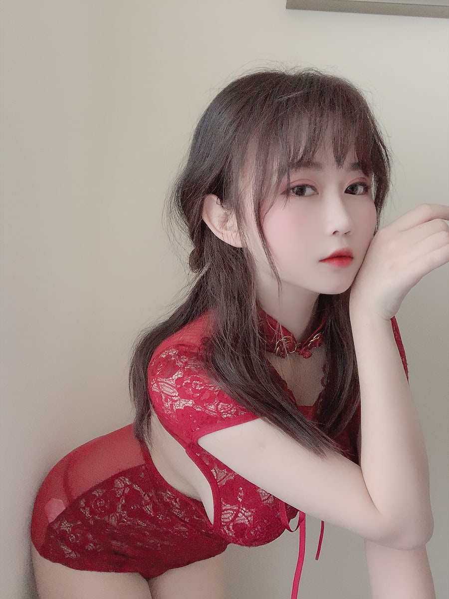 是依酱吖 - 旗袍私房 [46P] - 第4张 - 机器猫次元