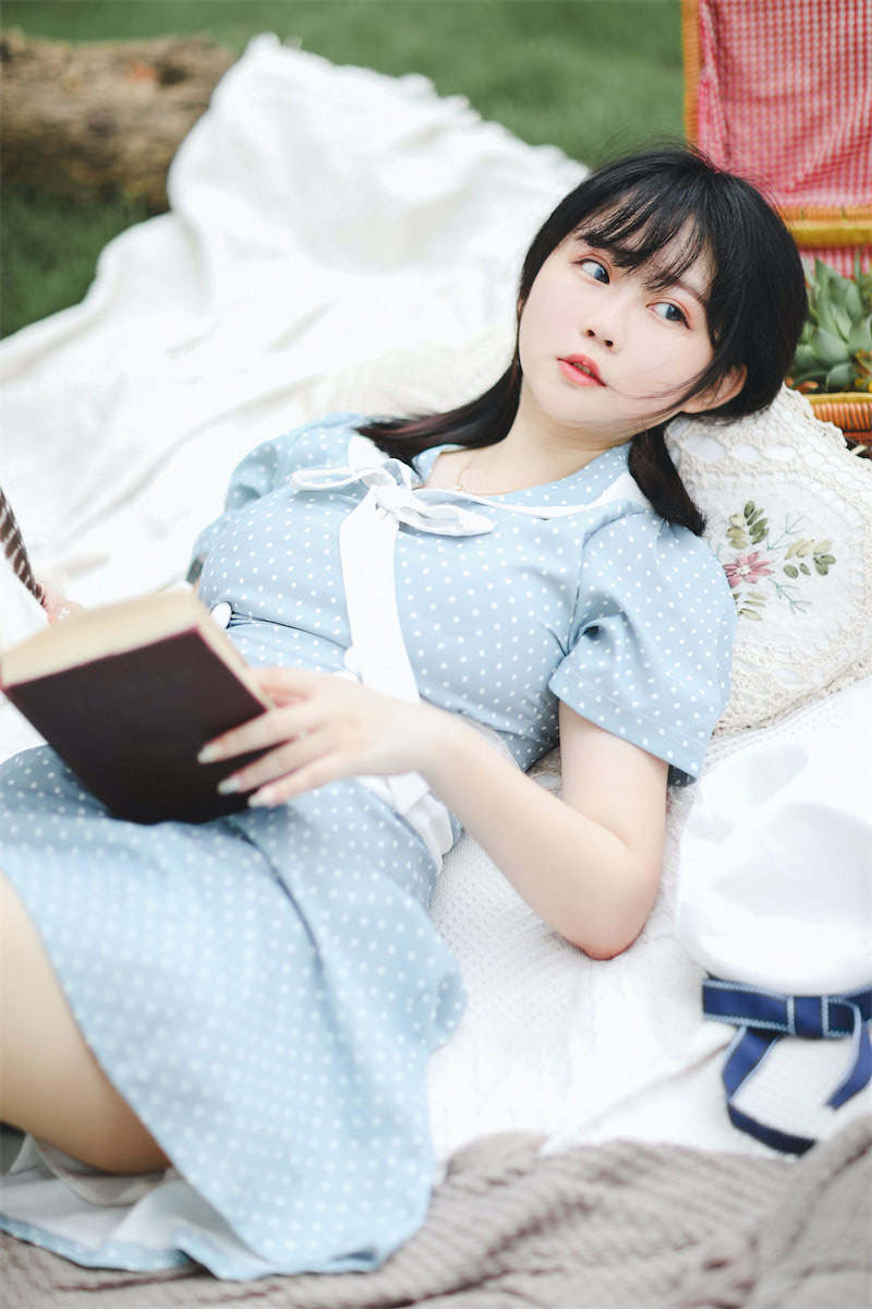 是依酱吖 - 春游野餐 [30P] - 第4张 - 机器猫次元