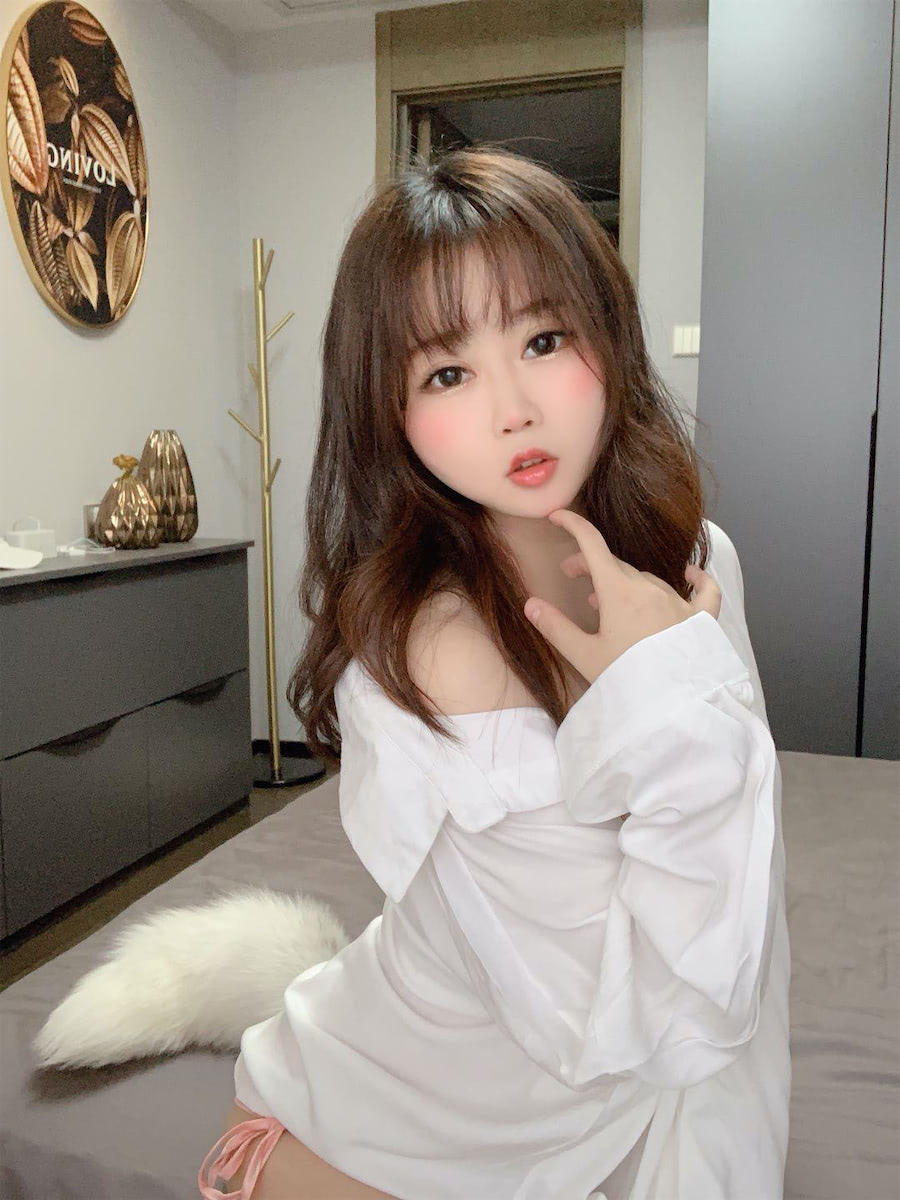 是依酱吖 - 白尾大衬衫 [24P] - 第3张 - 机器猫次元