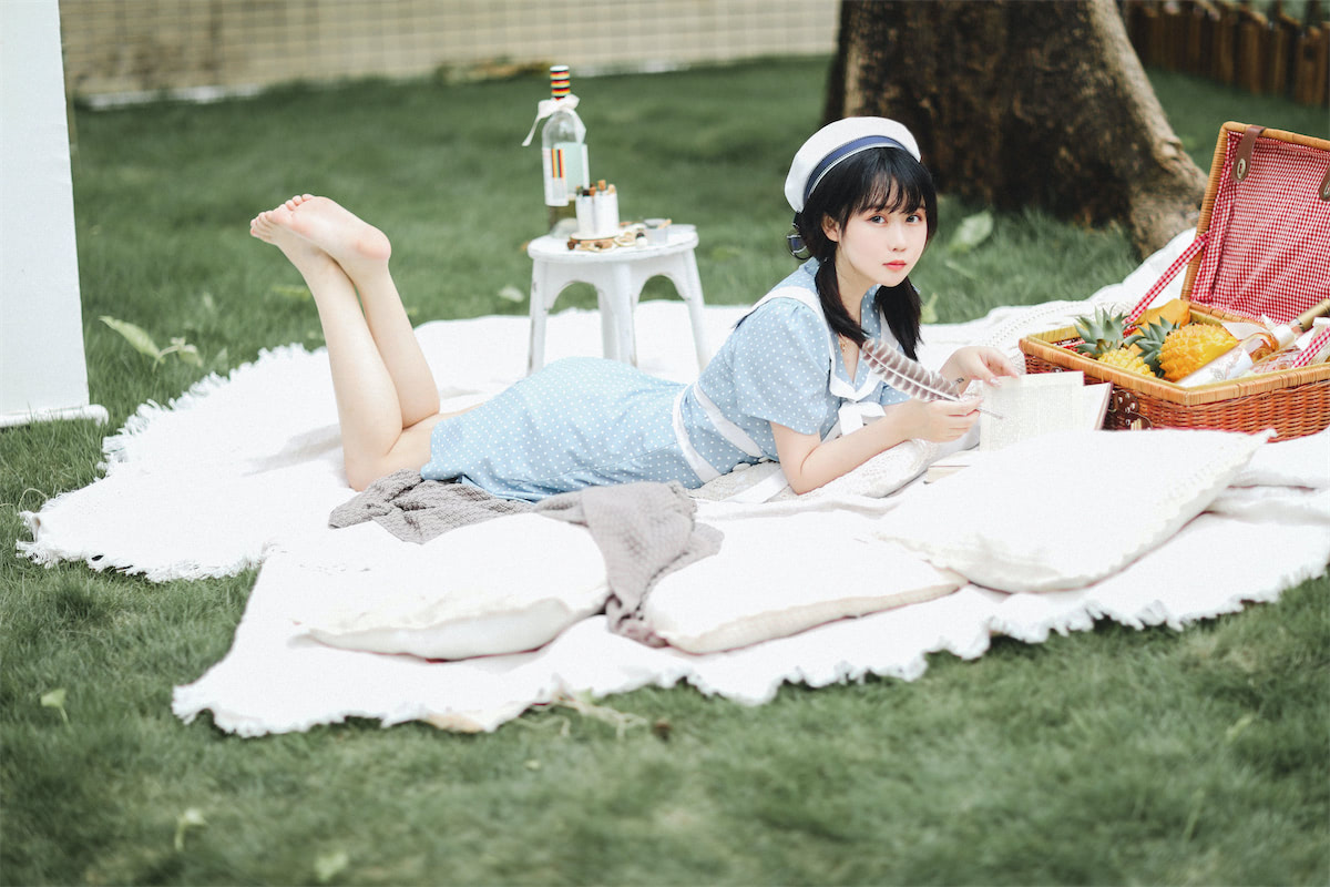 是依酱吖 - 春游野餐 [30P] - 第1张 - 机器猫次元