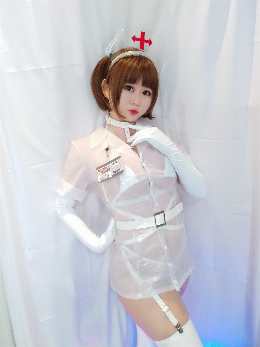 是依酱吖 - 透明护士 [38P] - 第2张 - 机器猫次元