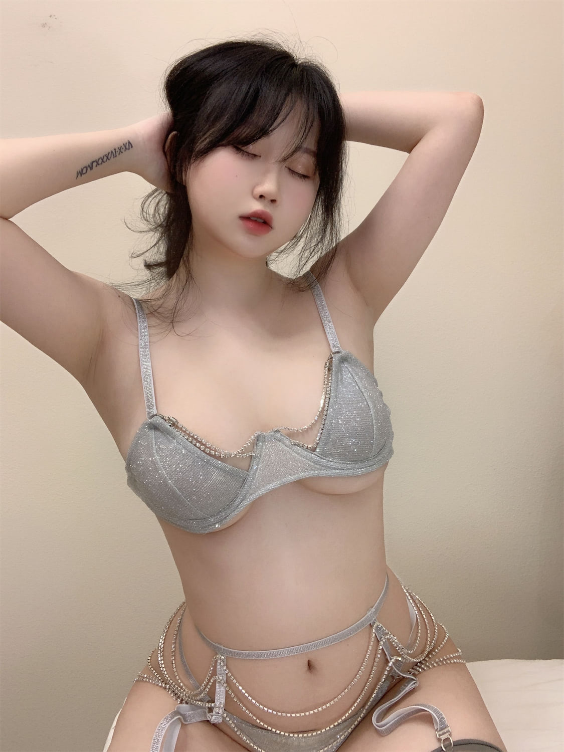是依酱吖 - 璀璨 [30P] - 第4张 - 机器猫次元
