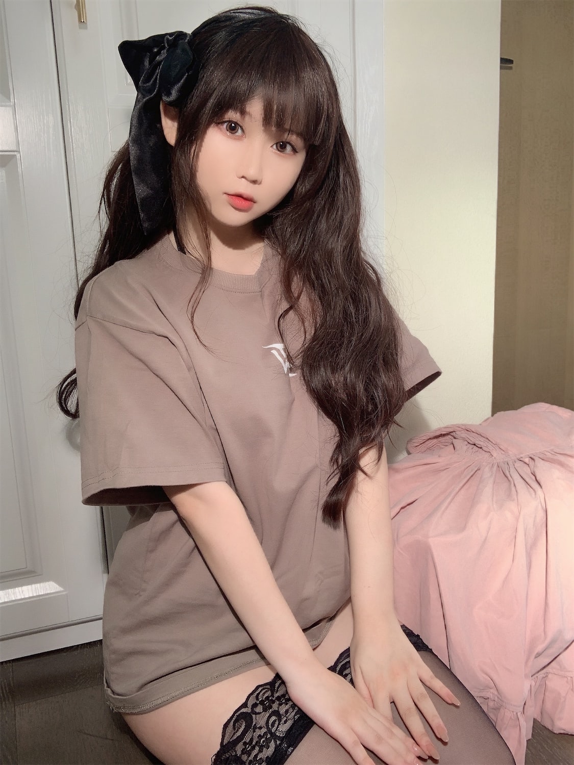是依酱吖 - T恤底下 [31P] - 第5张 - 机器猫次元