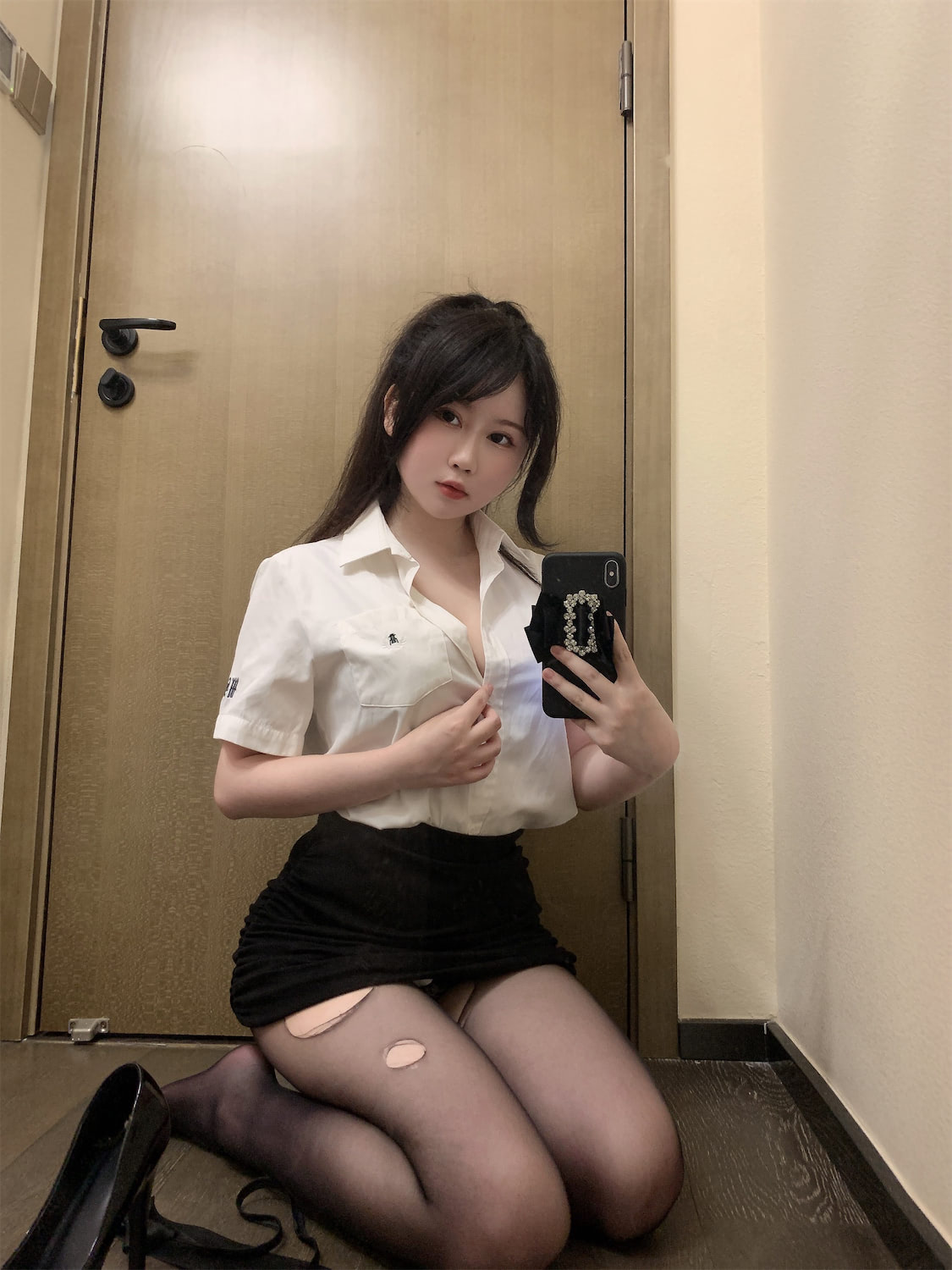 是依酱吖 - 刚入职的新人OL [40P] - 第6张 - 机器猫次元