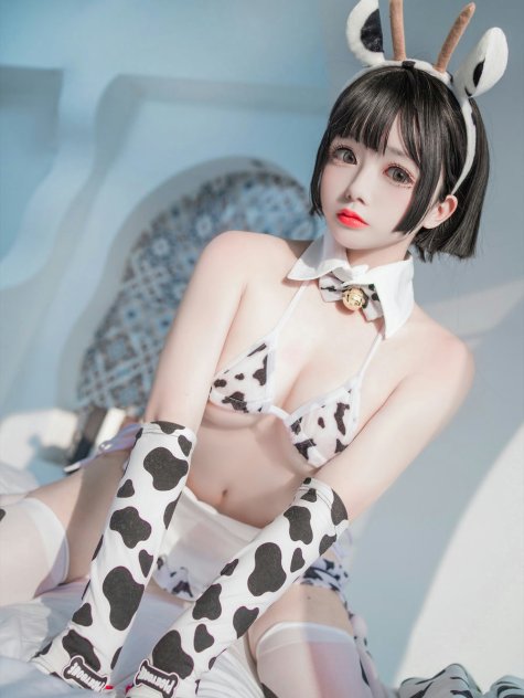 日奈娇 - 奶牛コスプレ妹妹