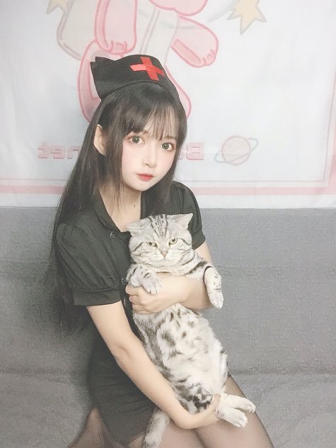 黑猫猫OvO - 黑护士自拍 [18P]