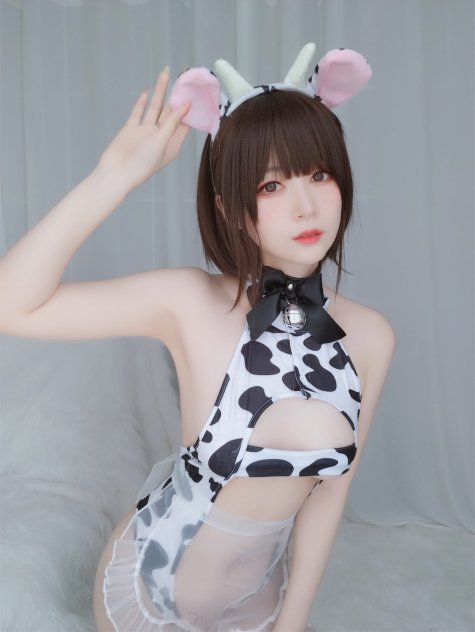 白银81 - 可爱奶牛 [99P]
